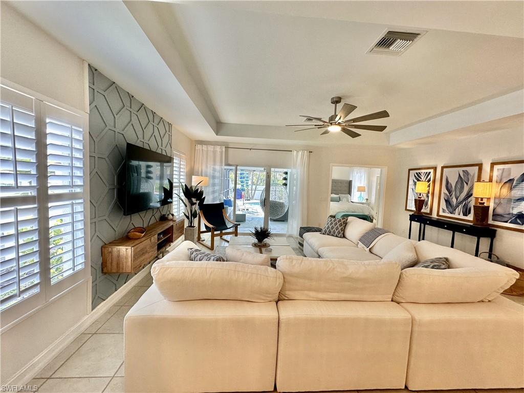 NAPLES PARK - Residential