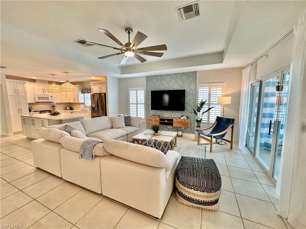 NAPLES PARK - Residential