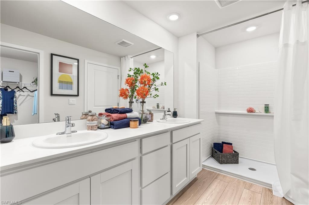 CORAL BAY - Residential