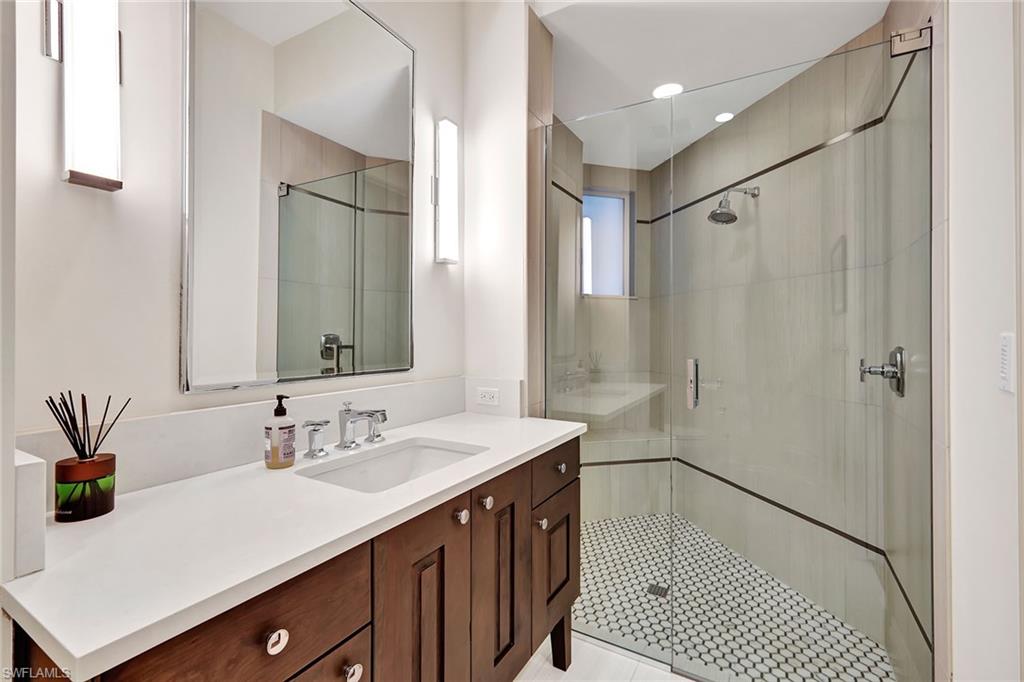 ROOKERY LAKE - Residential