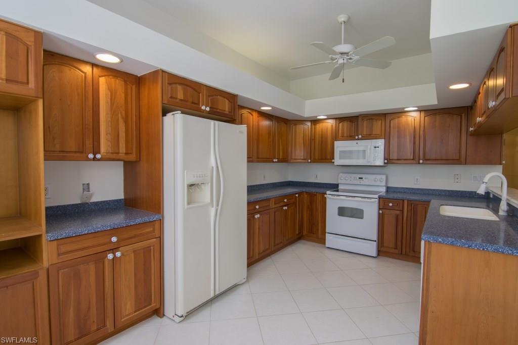 SAND TRAP VILLAS CONDO - Residential