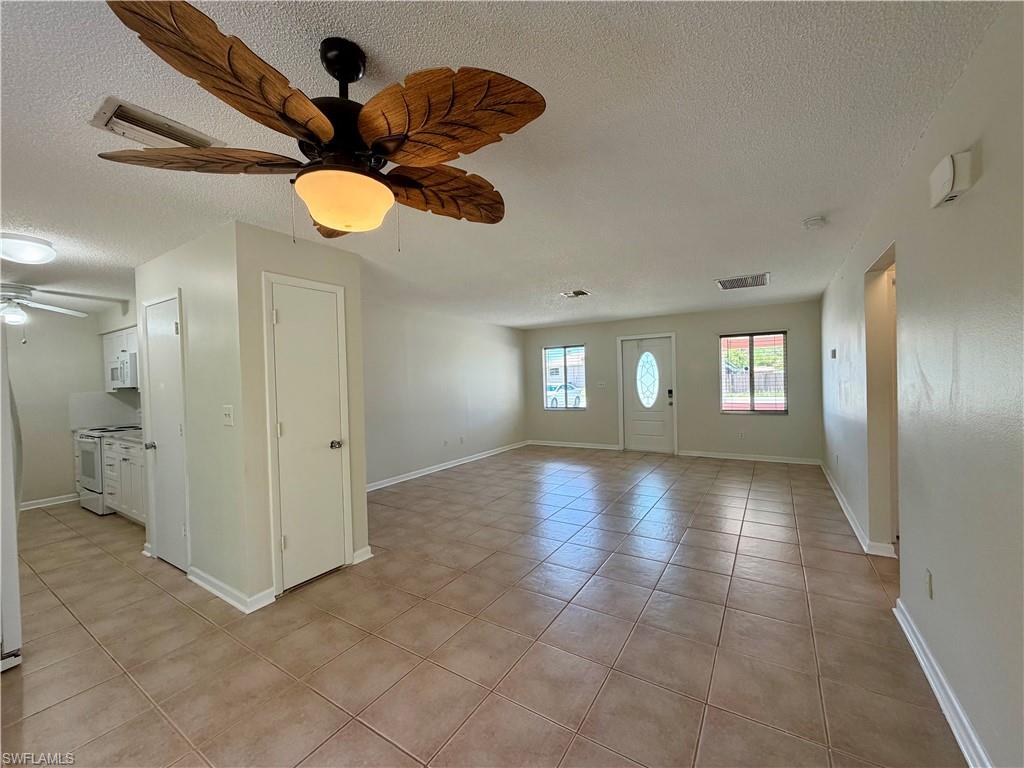 SAN CARLOS PARK - Residential