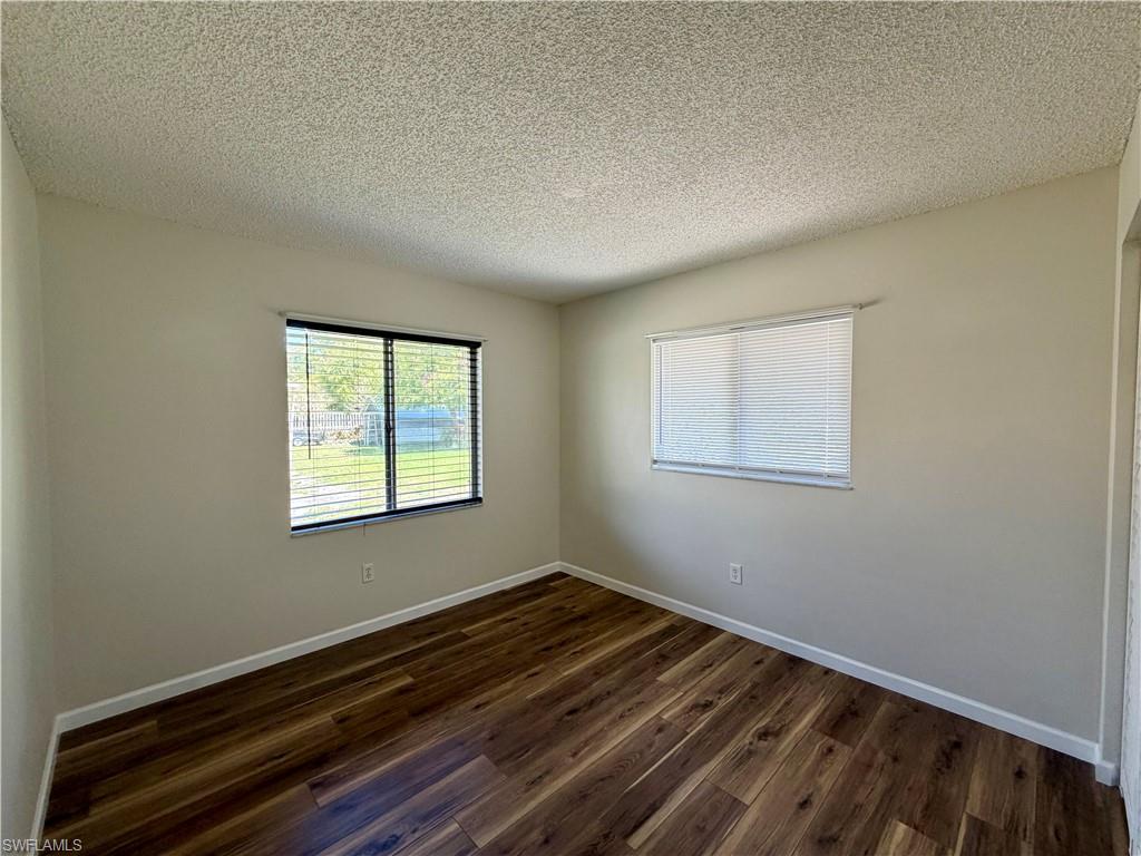 SAN CARLOS PARK - Residential