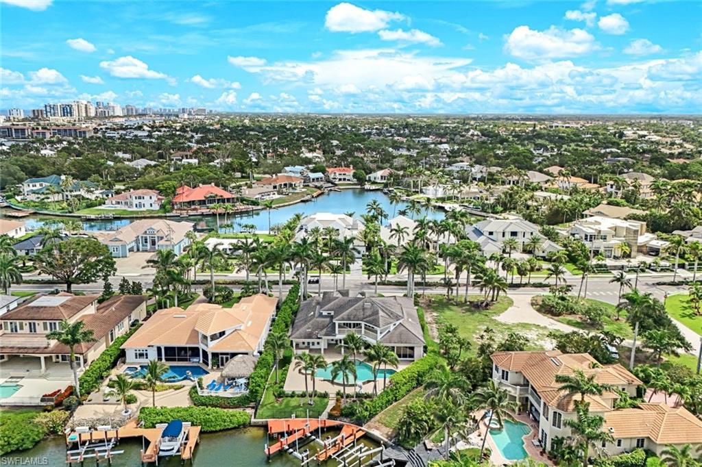 MOORINGS - Residential