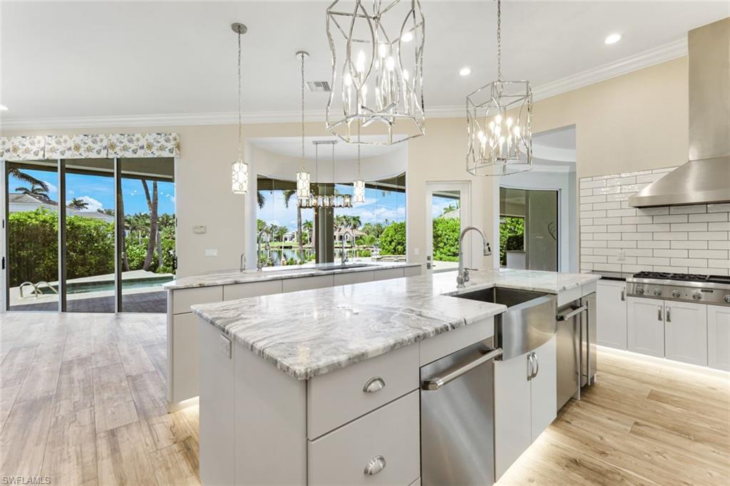 MOORINGS - Residential