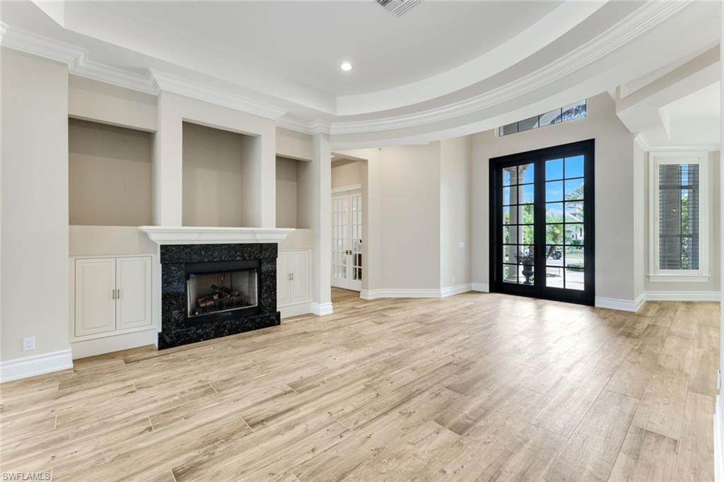 MOORINGS - Residential