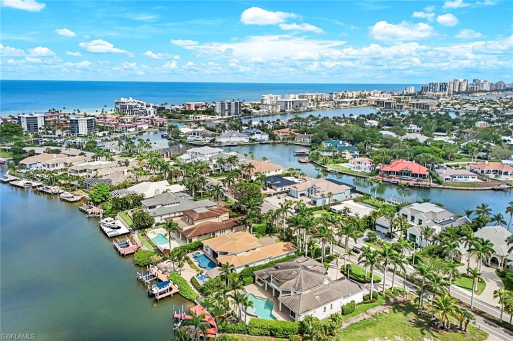 MOORINGS - Residential