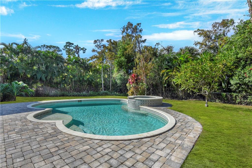 TALL PINES - Residential