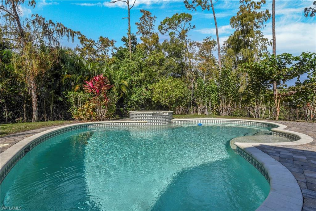 TALL PINES - Residential