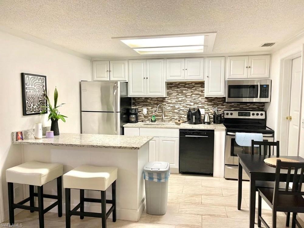 TREETOPS OF NAPLES - Residential Lease