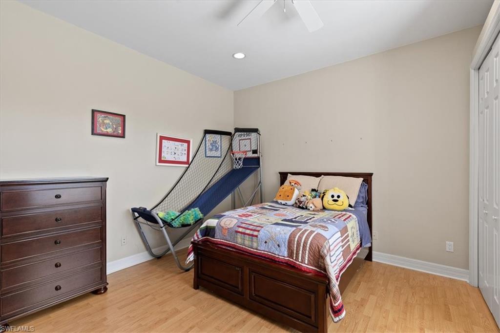 WILSHIRE LAKES - Residential