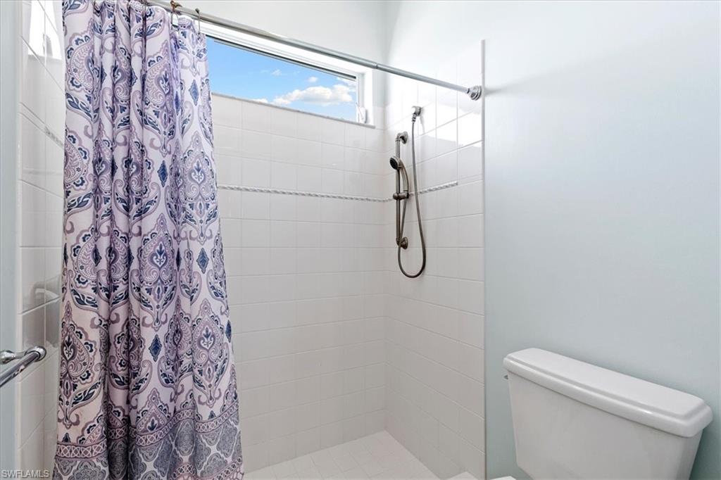 WILSHIRE LAKES - Residential