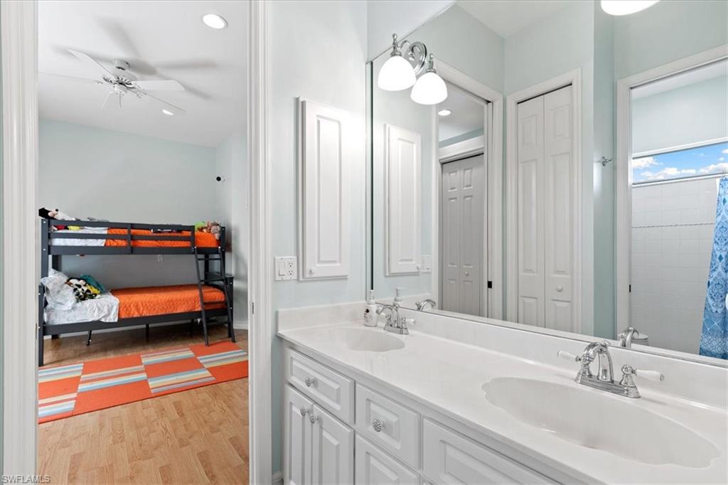 WILSHIRE LAKES - Residential