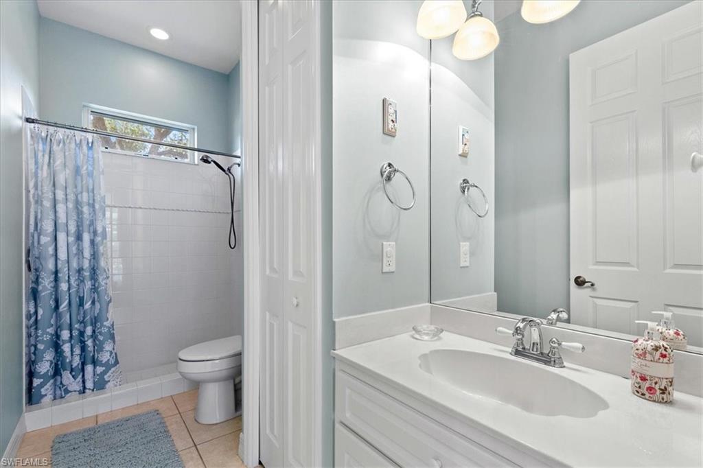 WILSHIRE LAKES - Residential