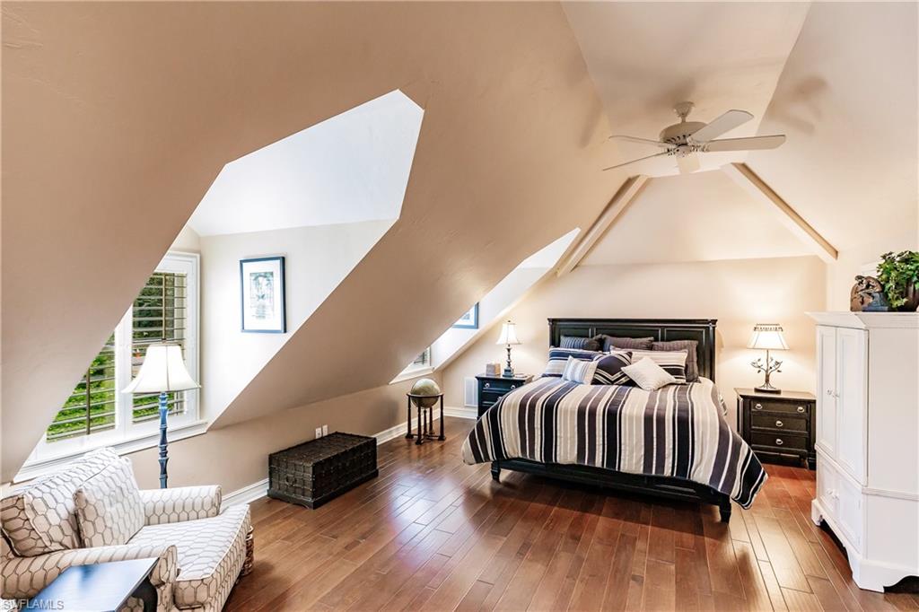 BARRINGTON AT PELICAN BAY - Residential