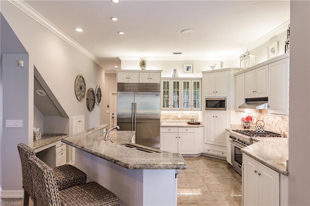 BARRINGTON AT PELICAN BAY - Residential