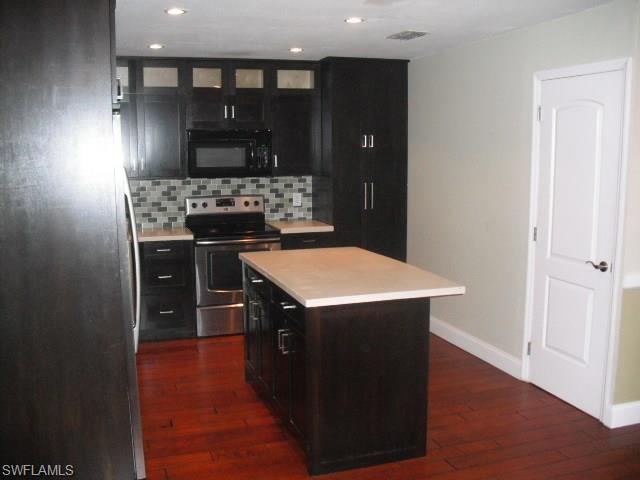 ROYAL WOODS - Residential