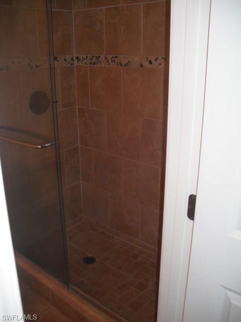 ROYAL WOODS - Residential