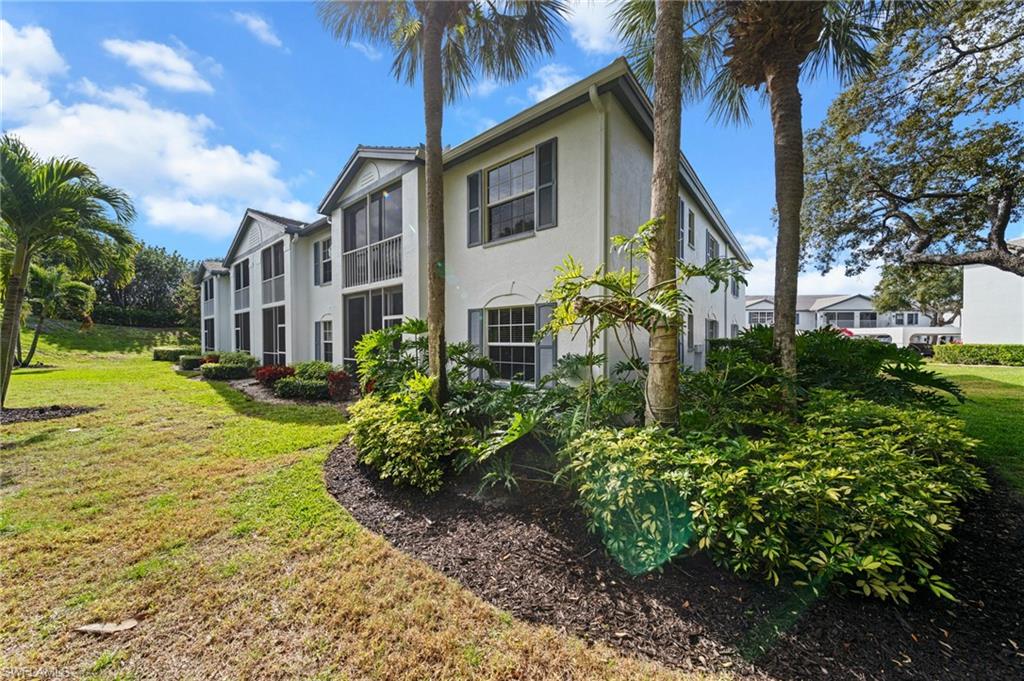 LAUREL OAKS AT PELICAN BAY - Residential