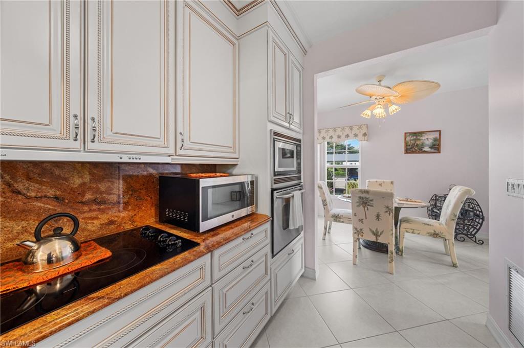 LAUREL OAKS AT PELICAN BAY - Residential