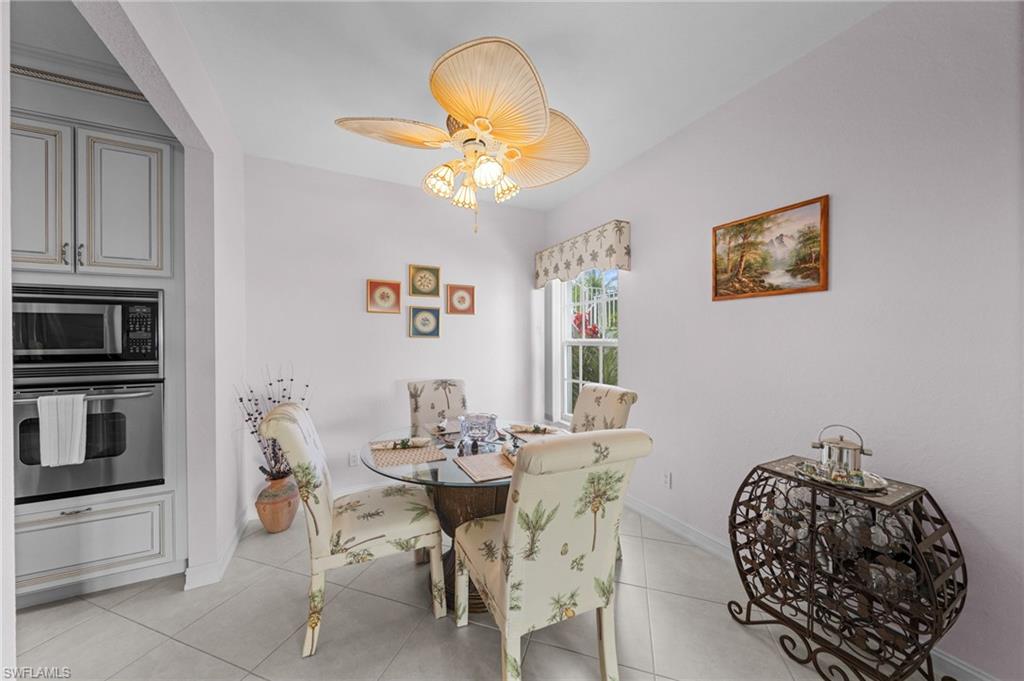 LAUREL OAKS AT PELICAN BAY - Residential