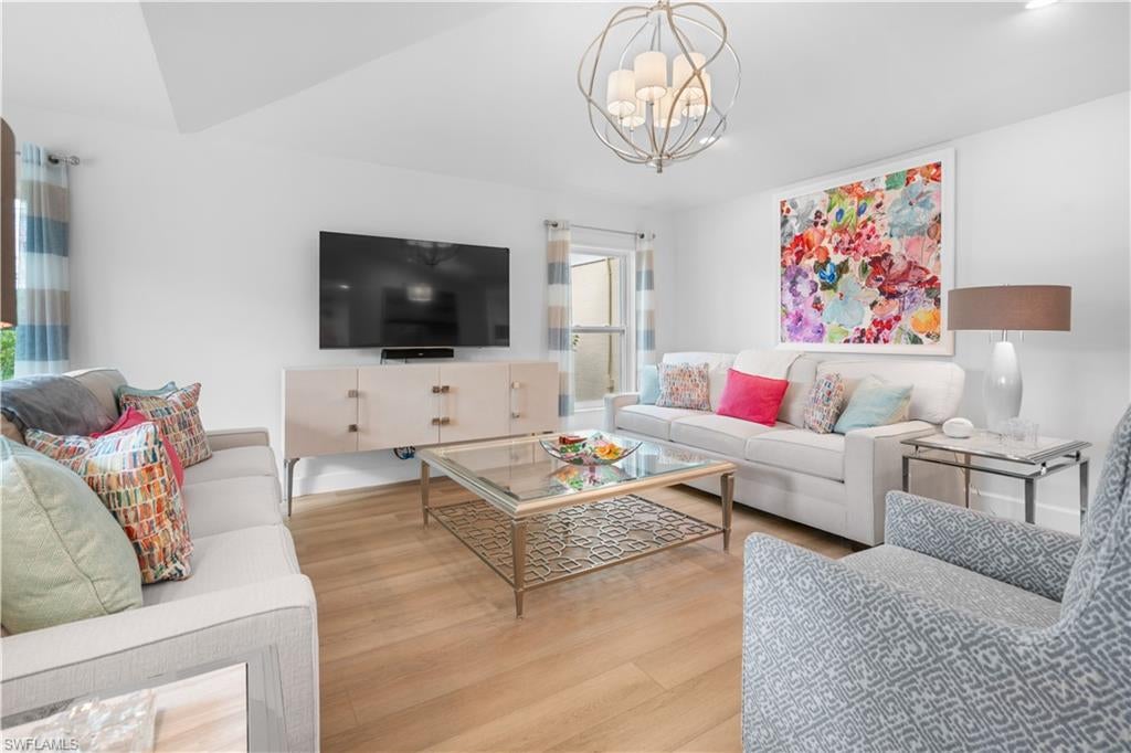 807 Rue Deville 2.11