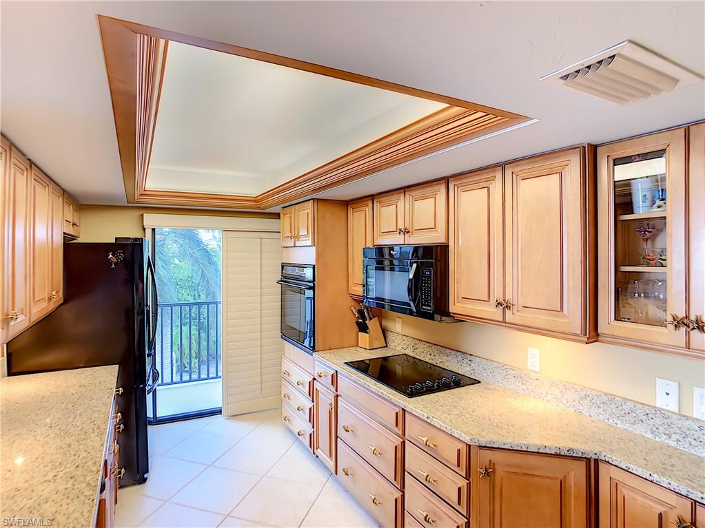 CAPER BEACH CLUB - Residential