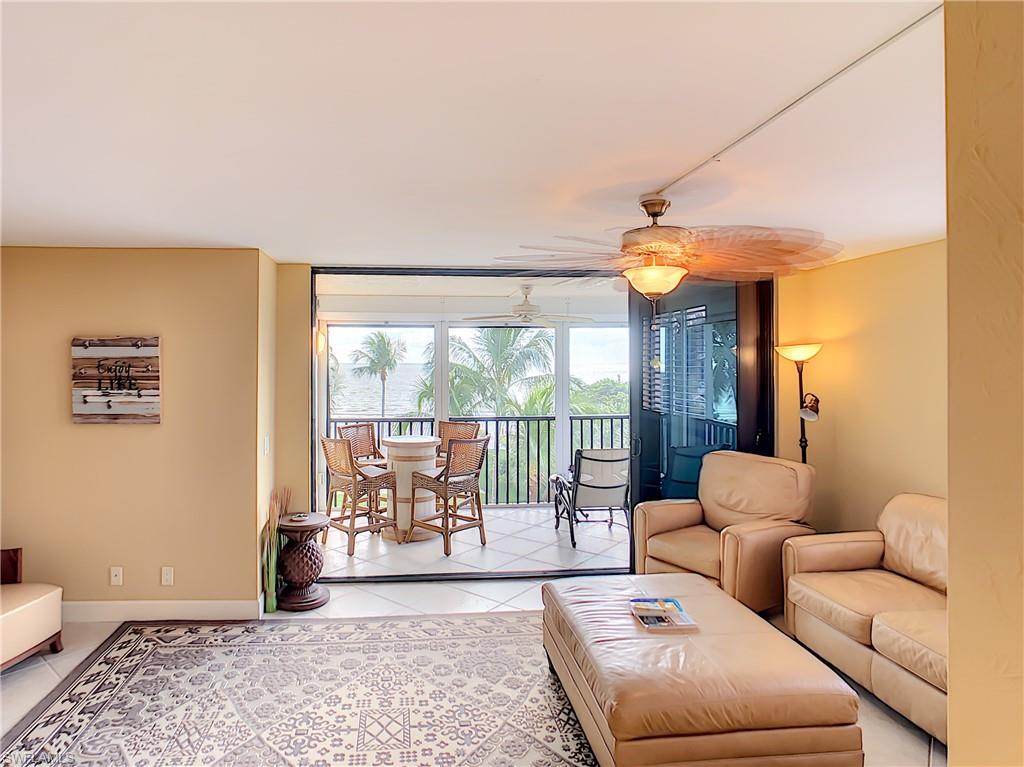 CAPER BEACH CLUB - Residential