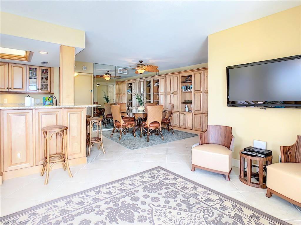 CAPER BEACH CLUB - Residential