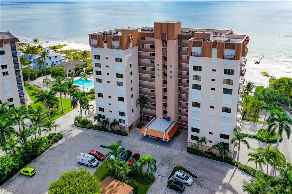 CAPER BEACH CLUB - Residential