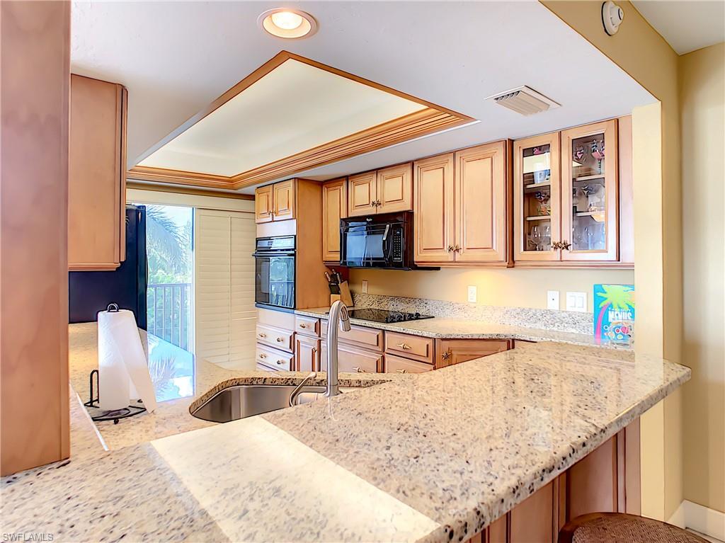 CAPER BEACH CLUB - Residential