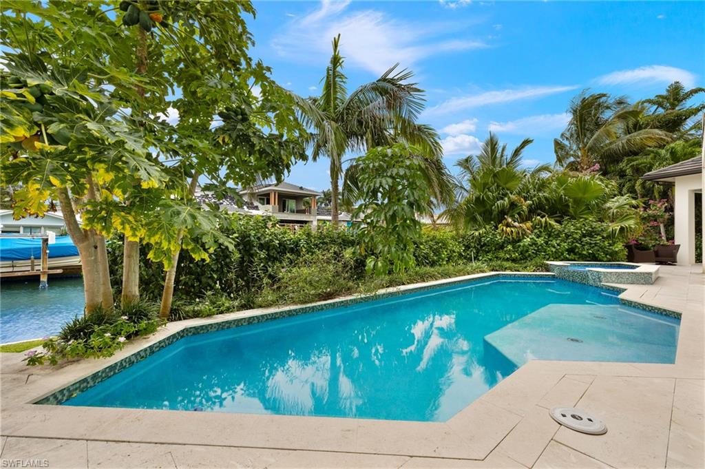 ROYAL HARBOR - Residential