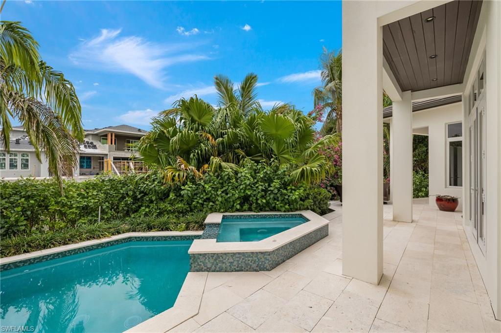 ROYAL HARBOR - Residential