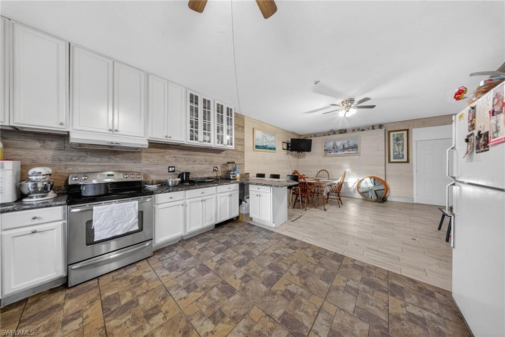 GOLDEN GATE ESTATES - Residential