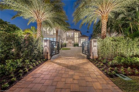 1365 Spyglass LN NAPLES FL 34102