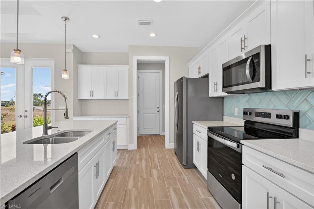 CAPE CORAL - Residential