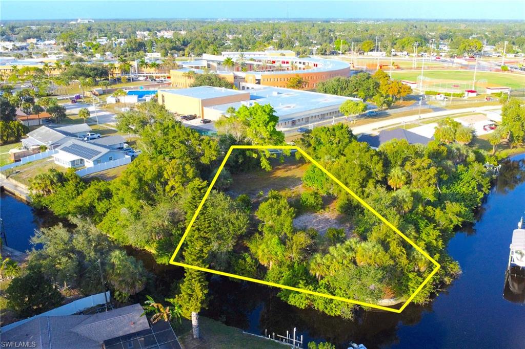 NORTH FORT MYERS - Land
