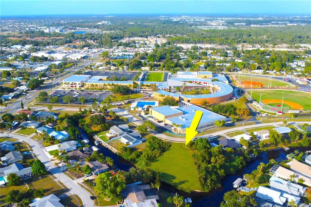 NORTH FORT MYERS - Land