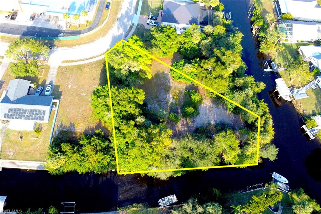 NORTH FORT MYERS - Land