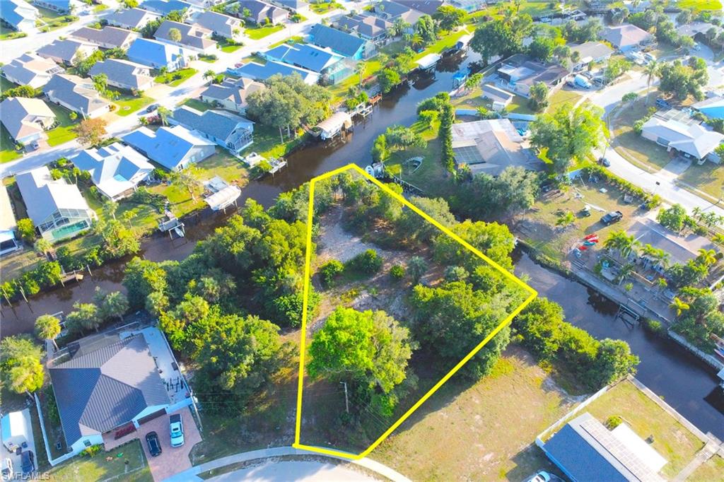 NORTH FORT MYERS - Land