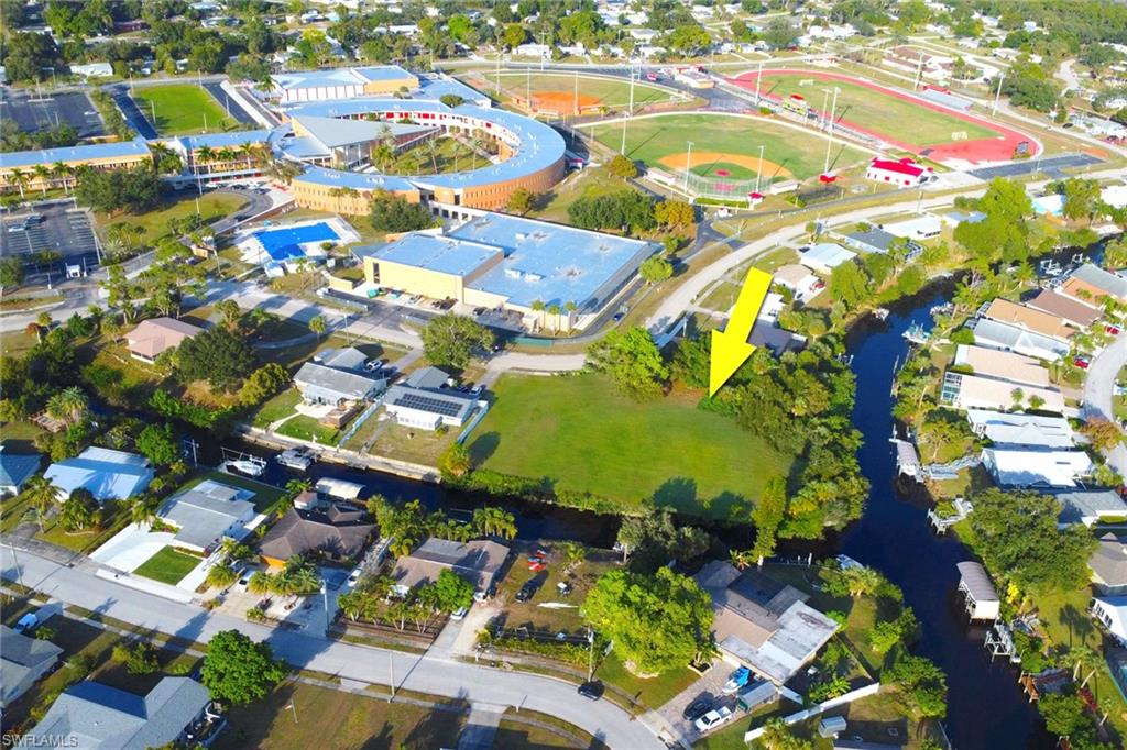 NORTH FORT MYERS - Land