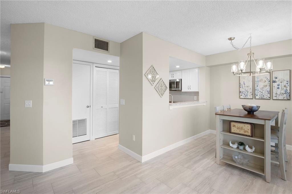 SEVEN LAKES - Residential