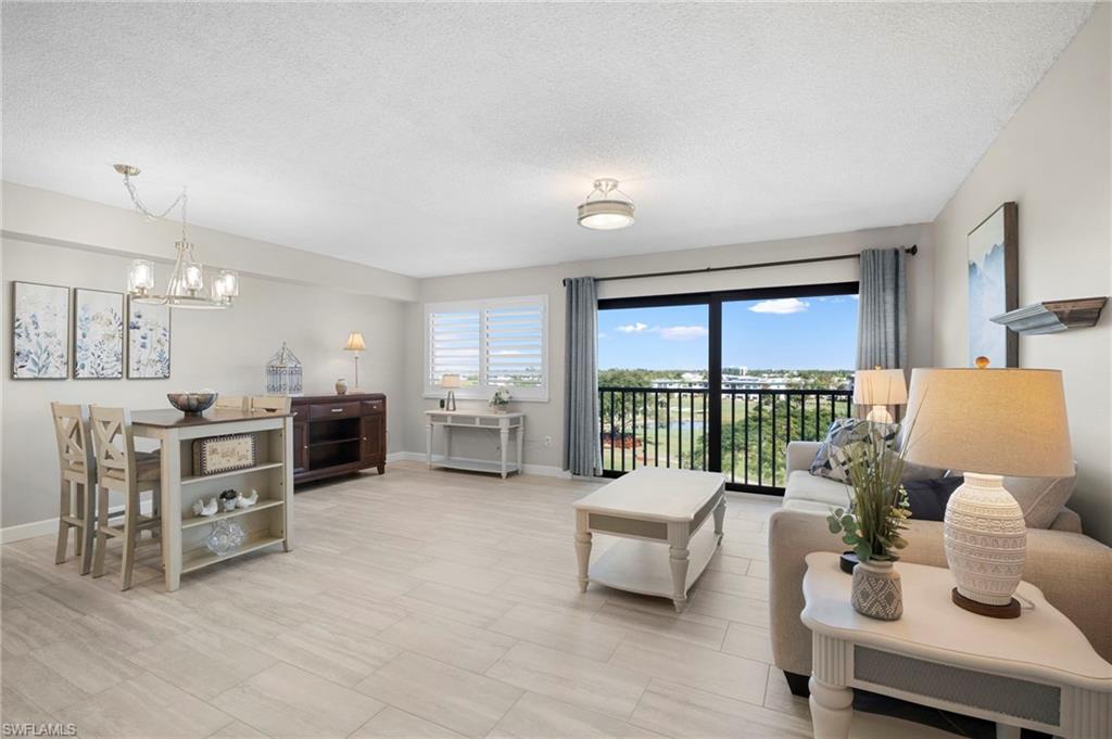 SEVEN LAKES - Residential