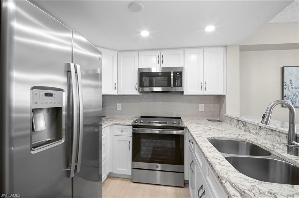 SEVEN LAKES - Residential