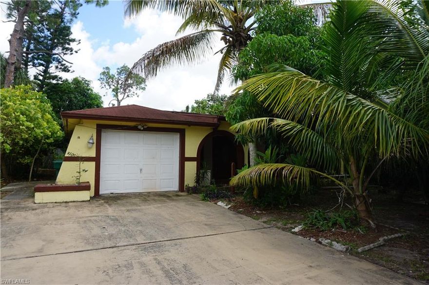 Investor alert! 3 bedroom, 2 bathroom, 1 car garage single-family home. Nice spacious yard. Being sold as-is. All information is deemed reliable but not guaranteed and should be independently verified prior to submitting an offer.