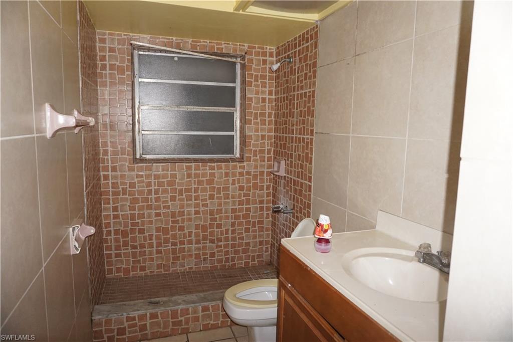 NAPLES MANOR - Residential