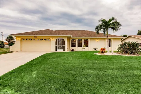 428 SW 37th St, Cape Coral, FL 33914 - #: 223087197