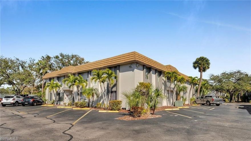 This one bed one bath is on very good conditions, ready to move in.