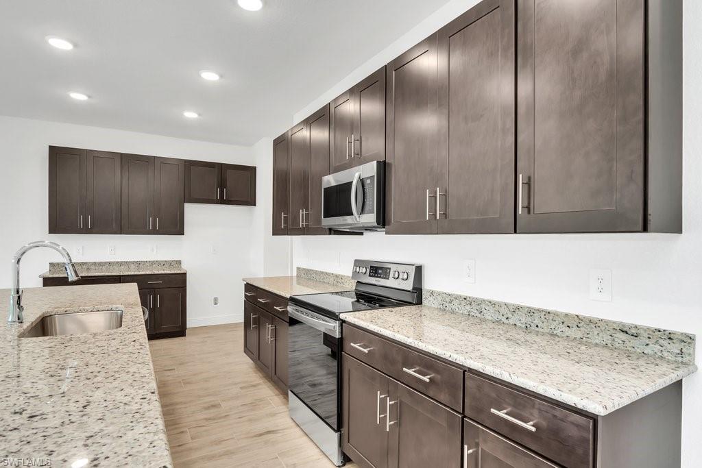 GOLDEN GATE ESTATES - Residential