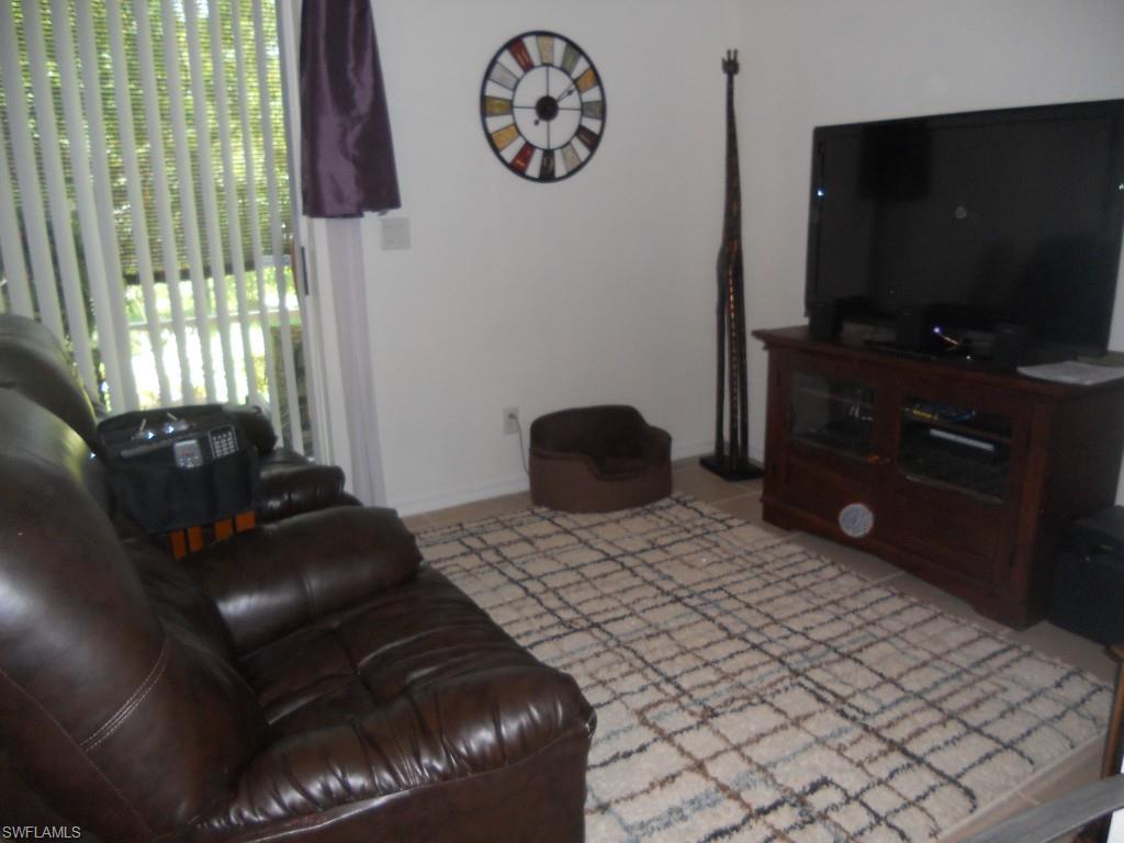 COLONNADE AT FORUM - Residential